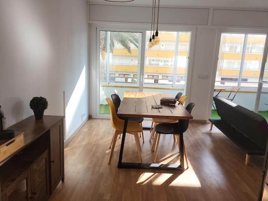 Superbe Apartement En Residence Avec Piscine Roses Esterno foto
