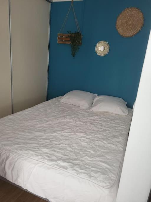 Superbe Apartement En Residence Avec Piscine Roses Esterno foto