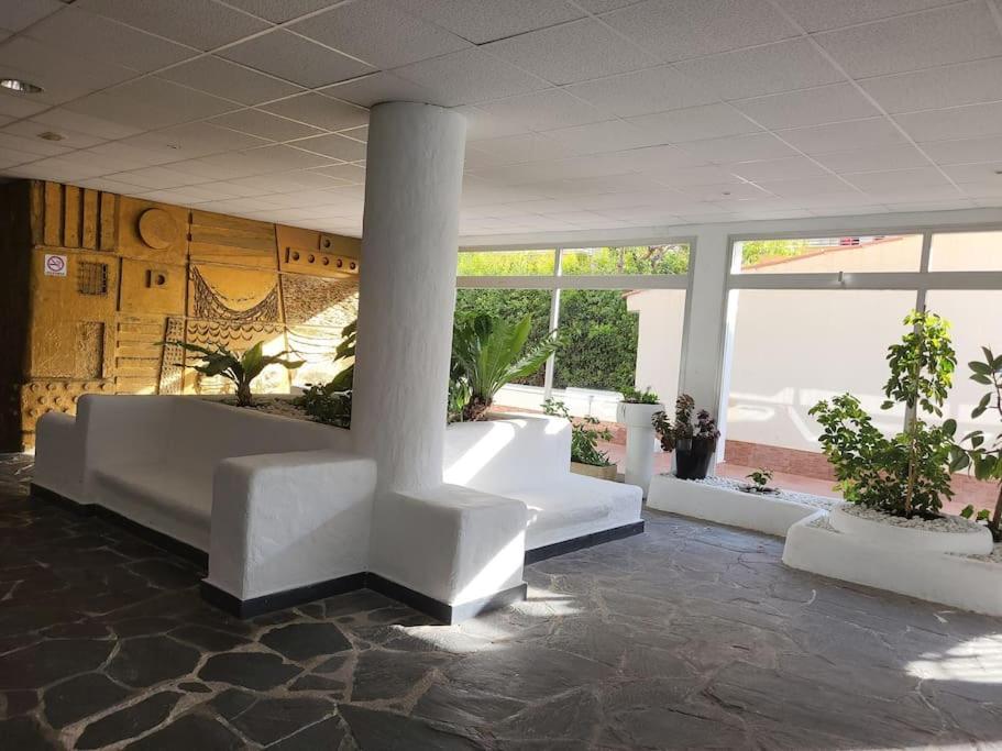 Superbe Apartement En Residence Avec Piscine Roses Esterno foto