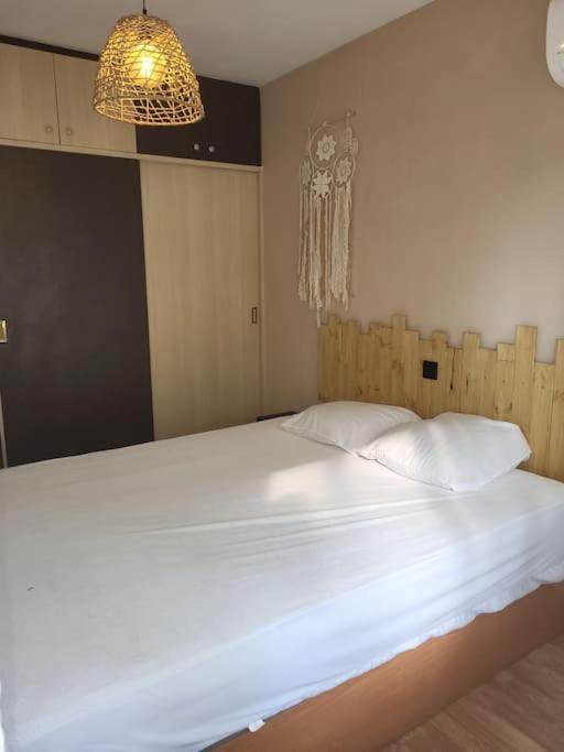 Superbe Apartement En Residence Avec Piscine Roses Esterno foto